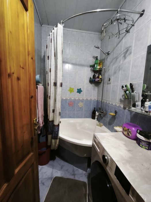 Мирабадский р-н. Массив 4 куйлюк. 3-х комн, кВ. 78м².