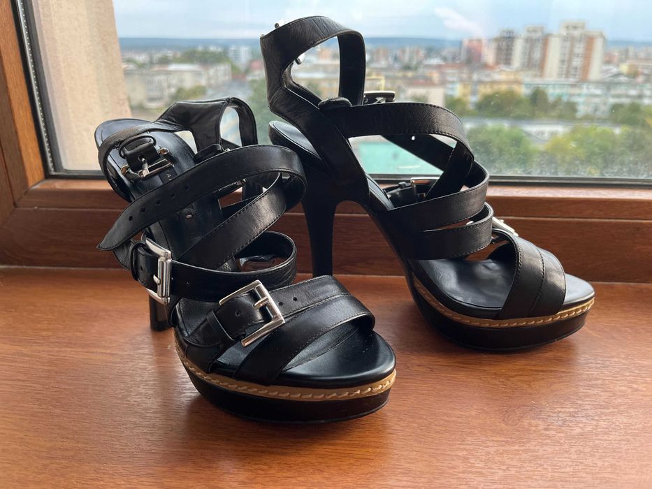 Sandale negre Zara marimea 36