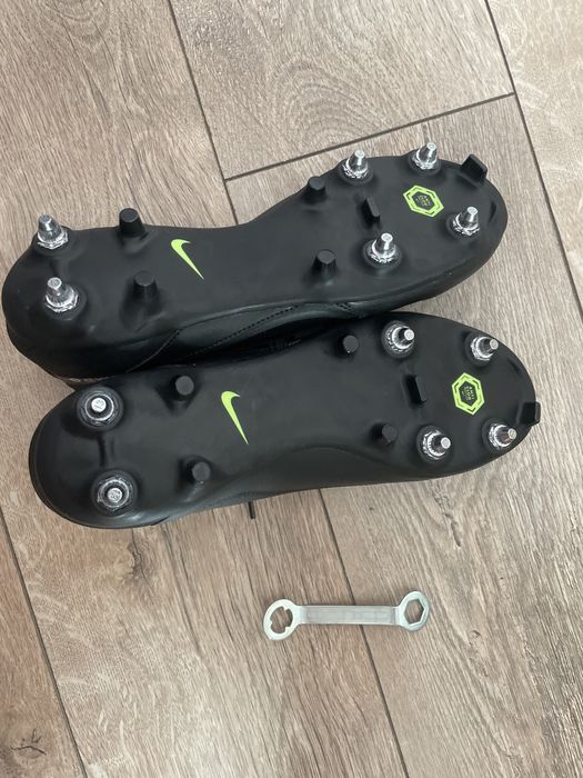 Чисто нови бутонки Nike Tiempo