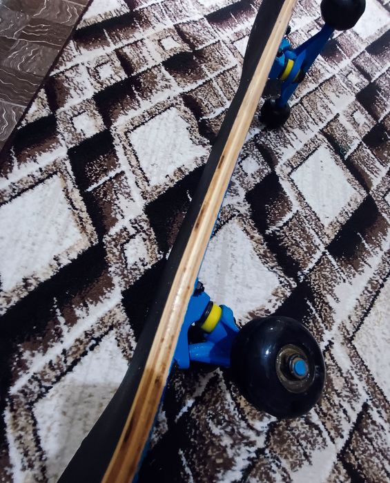 Skateboard. Uzunligi 80/20.Sifati zo'r