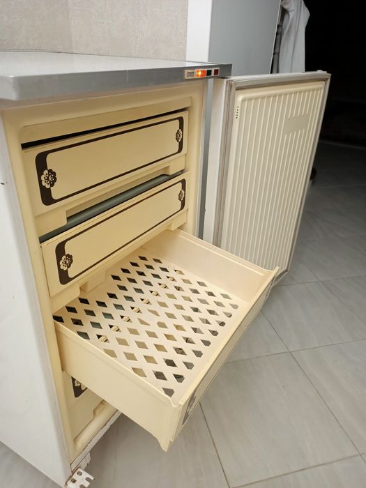 Продаю морозильную камеру