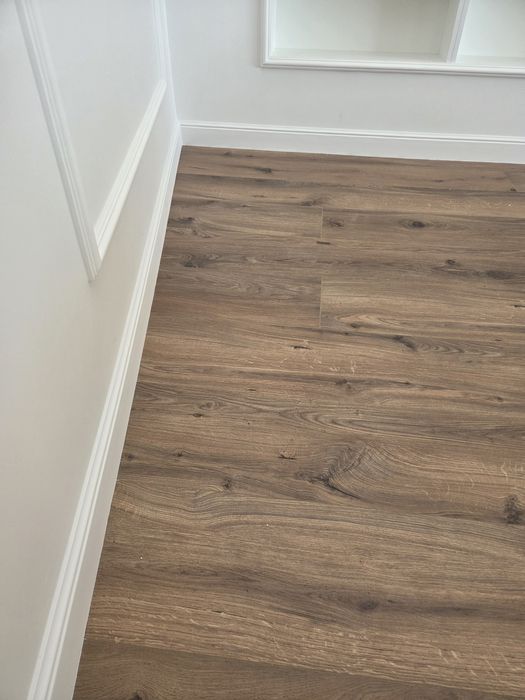 Продажба доставка и монтаж на ламиниран паркет