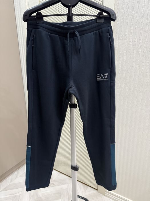 Костюм Armani EA7