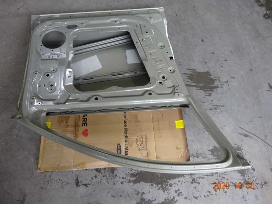 BYD Song Plus EV Левая/правая передняя дверь в сборе