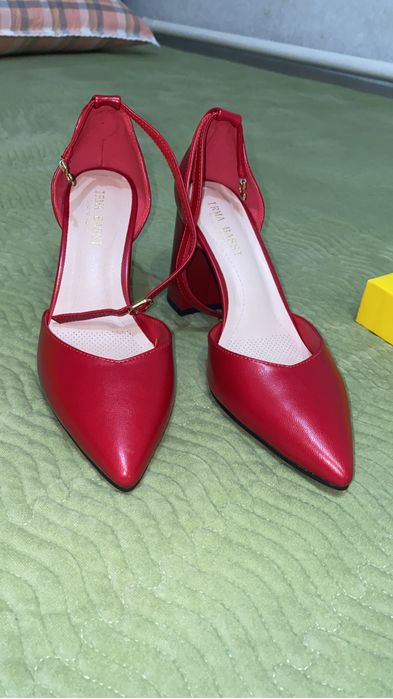 Продам новая туфли