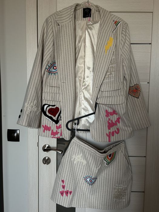 Бежов сет от сако и пола 38 р-р