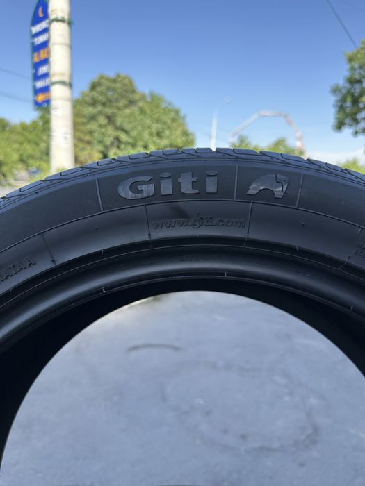3 шины Giti 235/50 R19 — отличное состояние