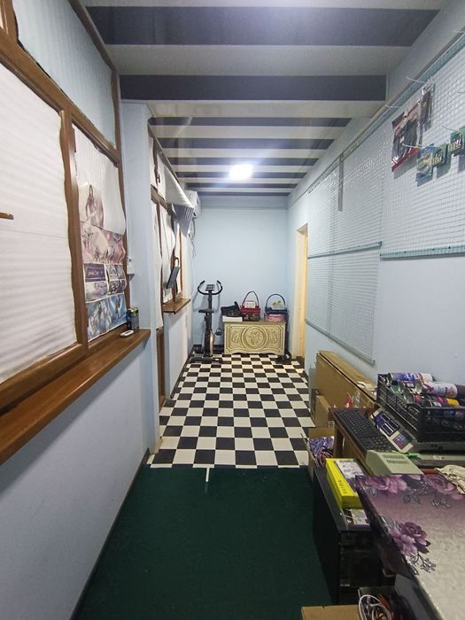 Uy sotiladi
KOSMONAVTLAR ko'chasi 3-dom, 3-xonadon. Jihozlari bilan t