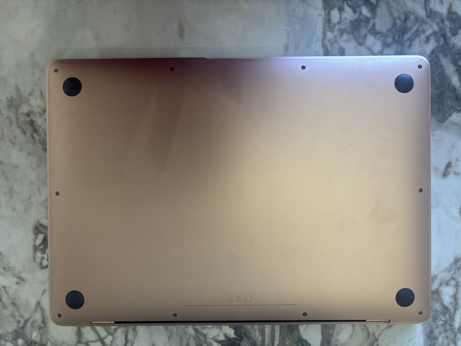 Macbook Air 13-inch i3 2020