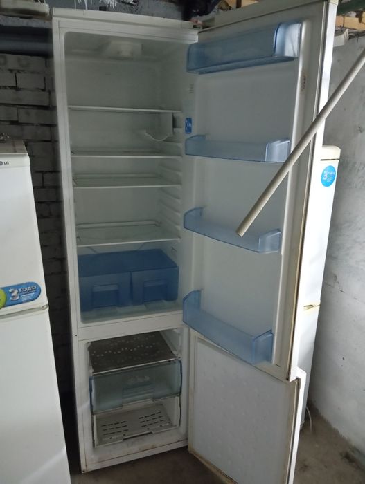 Продам холодильник