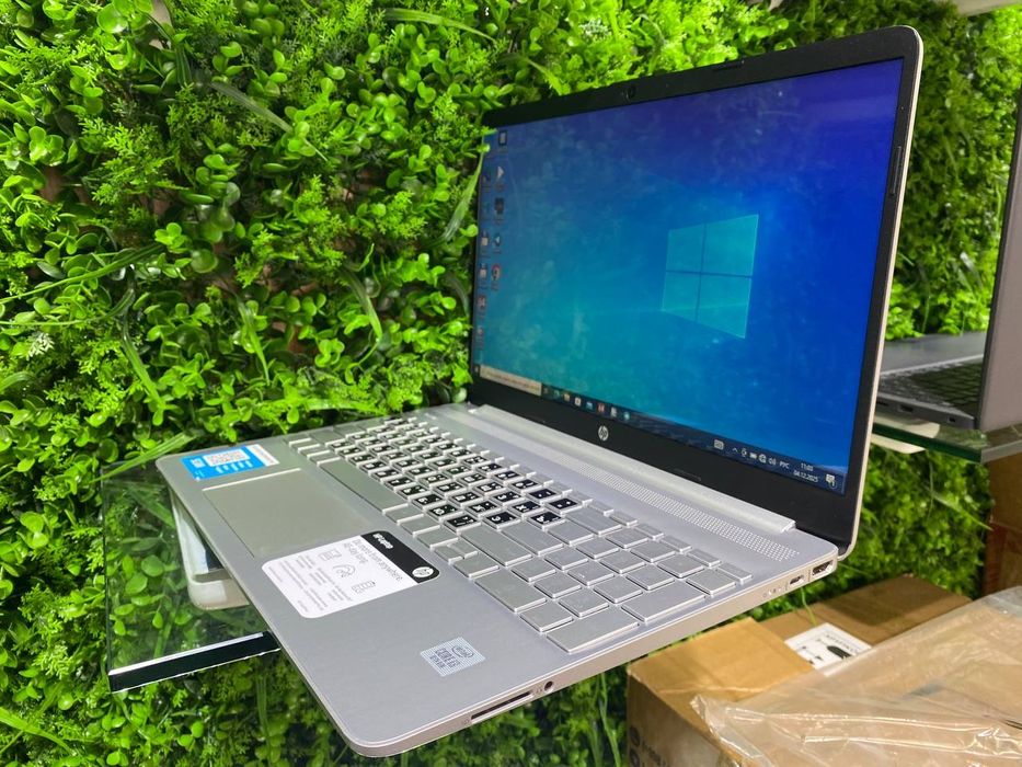 HP core i3-1005G1 ddr4 8/256 SSD holati ideal