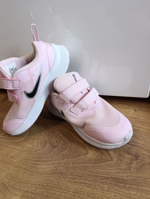 Детски маратонки найк 26 / 27 бели розови