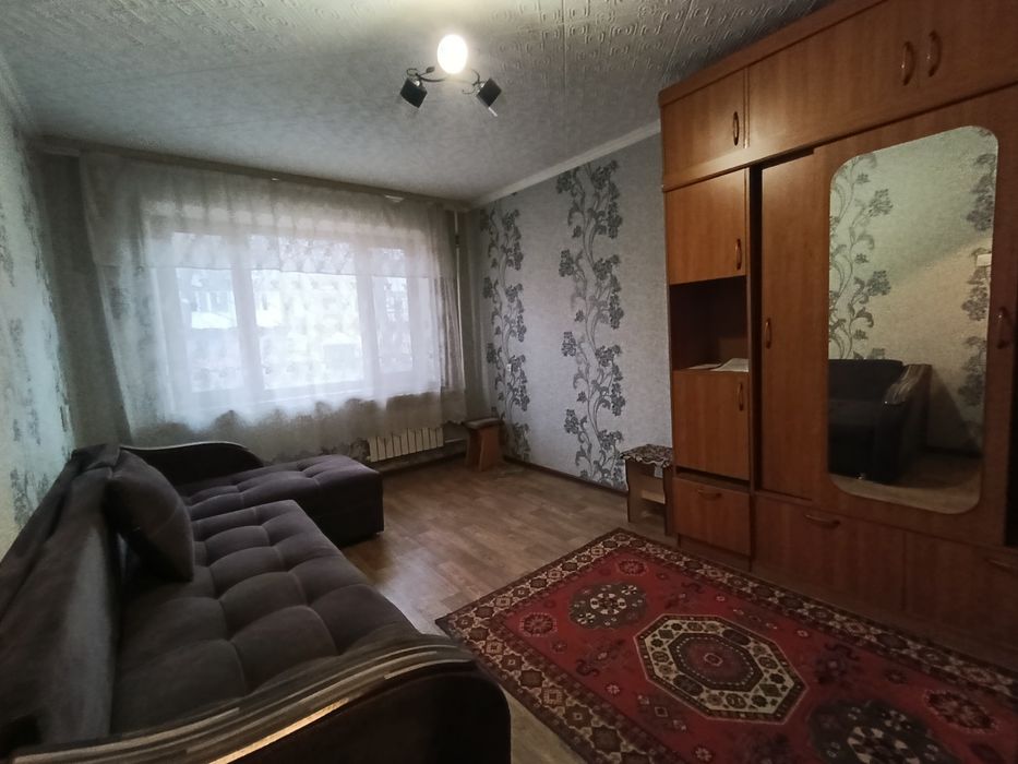 1-ком кв 7 мкр 1 эт, не угл