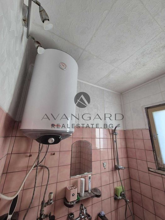 Продава се Тристаен апартамент в Пловдив, Коматево - 86 кв.м за 1305 €/кв.м - Снимка #3