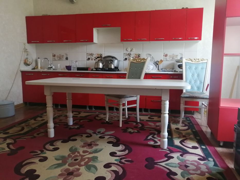 Стол для гостиной