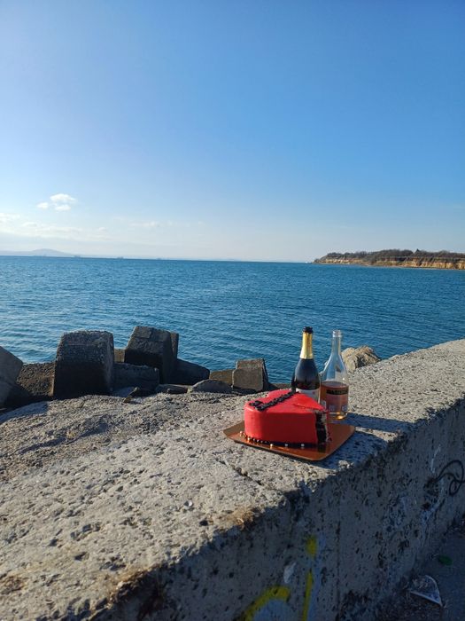 Давам за нощувки оборудвани каравани, първа линия море, собствен плаж
