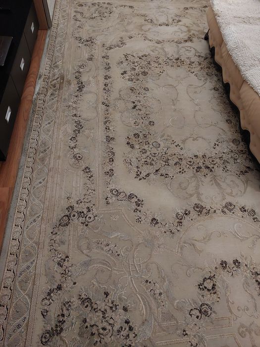 Продам          ковёр