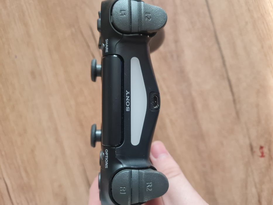 продам Dualshock 4 на запчасти