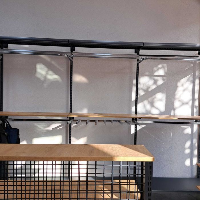 Стелаж за дрехи за магазин