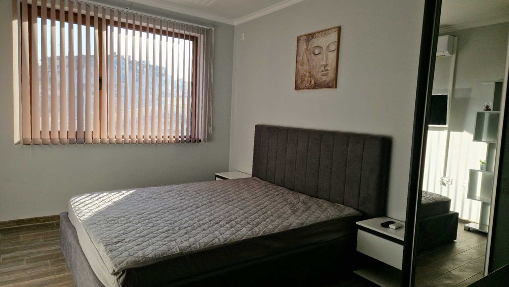 Дава се под наем Тристаен апартамент в Бургас, Център - 100 кв.м за 765 € - Снимка #10