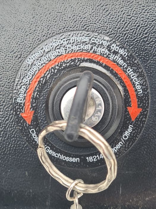 Cutie auto și bare longitudinale Renault