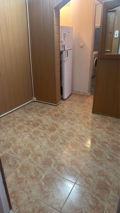 Inchiriez apartament cu 2 camere, cartier Brosteni