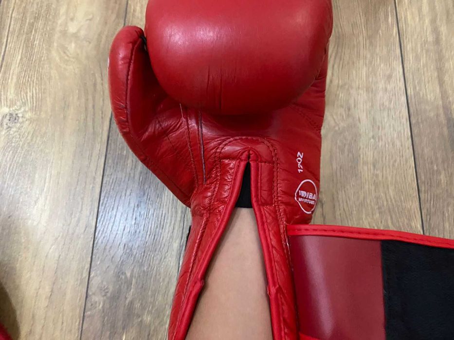 Перчатки Adidas оригинал для бокса