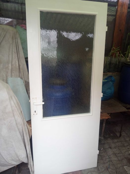 Bait ptr lemn, usi albe, etc.