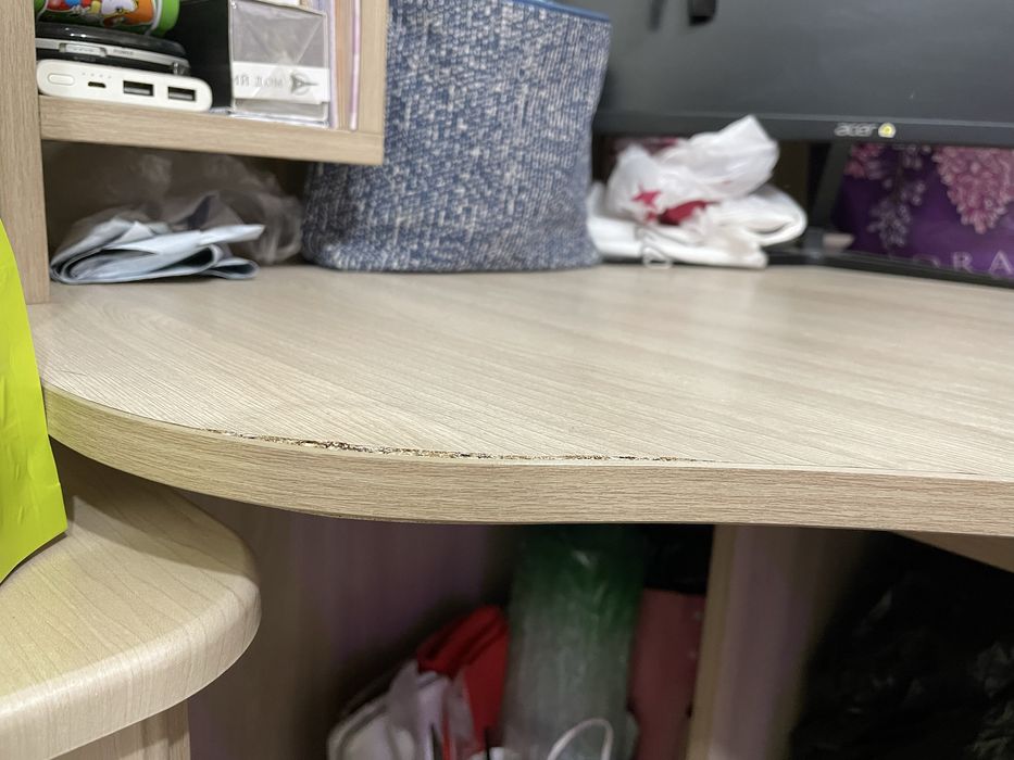 Продам компьютерный стол б/у