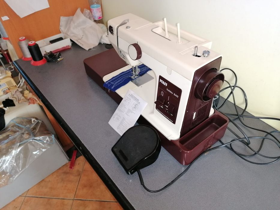 Masina de cusut electrica Pfaff   impecabilă