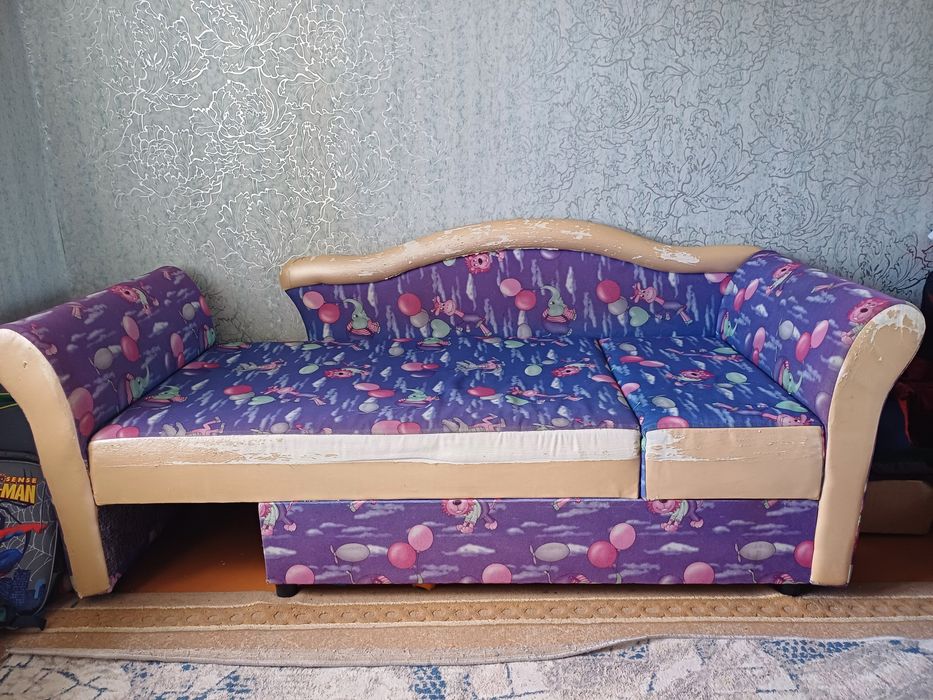 Продам детский диван