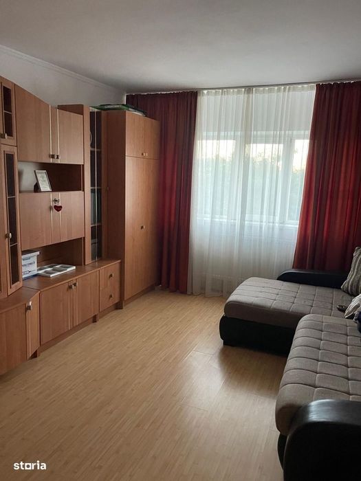 Poarta 6 , 2 camere decomandat cu centrala
