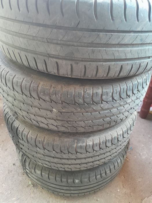 Genți cu cauciucuri de vanzare