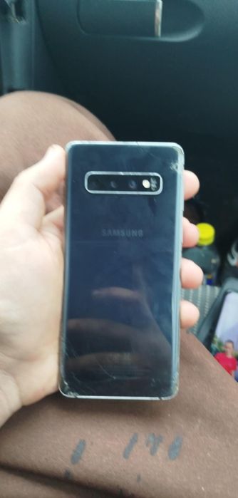 Vând sau schimb samsung galaxy s10