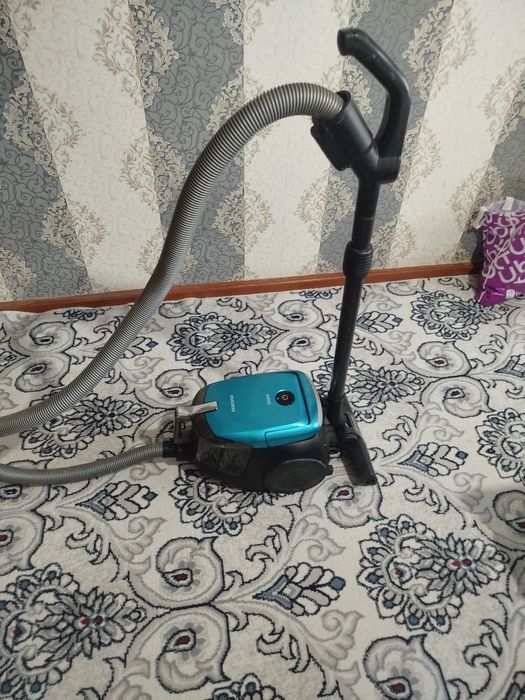 Продаются два пылесоса Самсунг