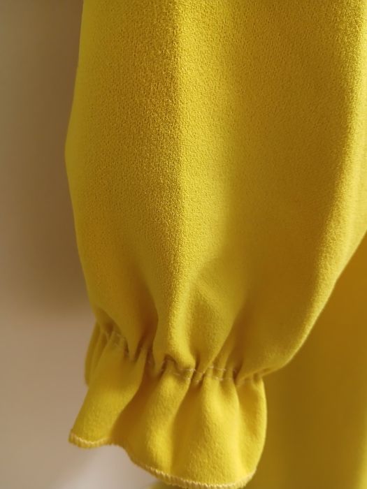 Vând Rochie galbena