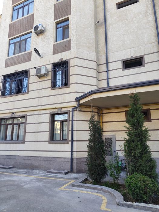 Сваё Яккасарай р-не цокольном этаже.