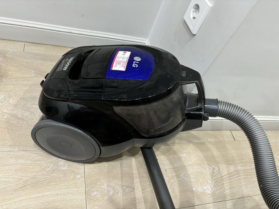 Пылесос LG 1600W