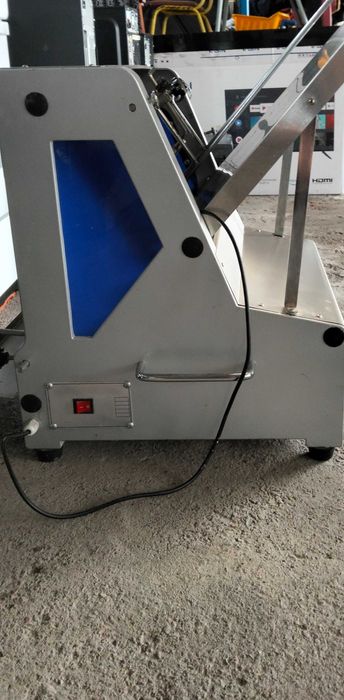 Продам хлеборезку.