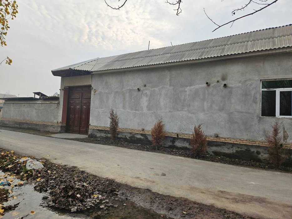 Дангара центр худудида уй сотилади!