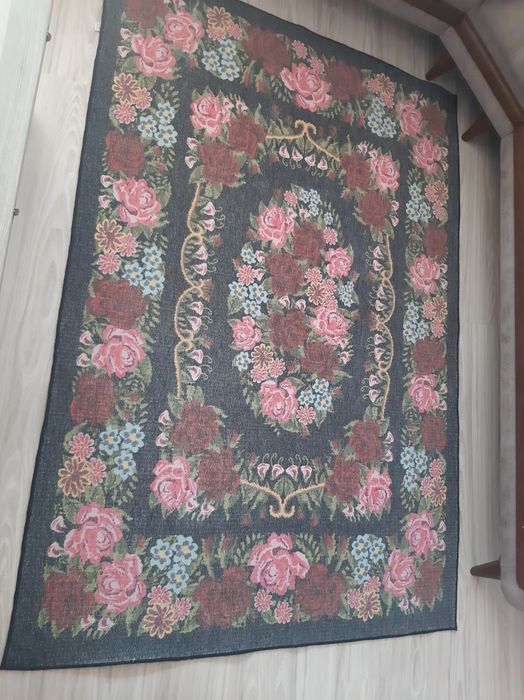 Килим-тип черга тънка