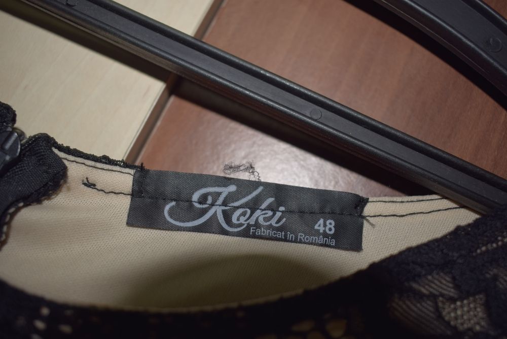 Rochie crem cu dantela neagra