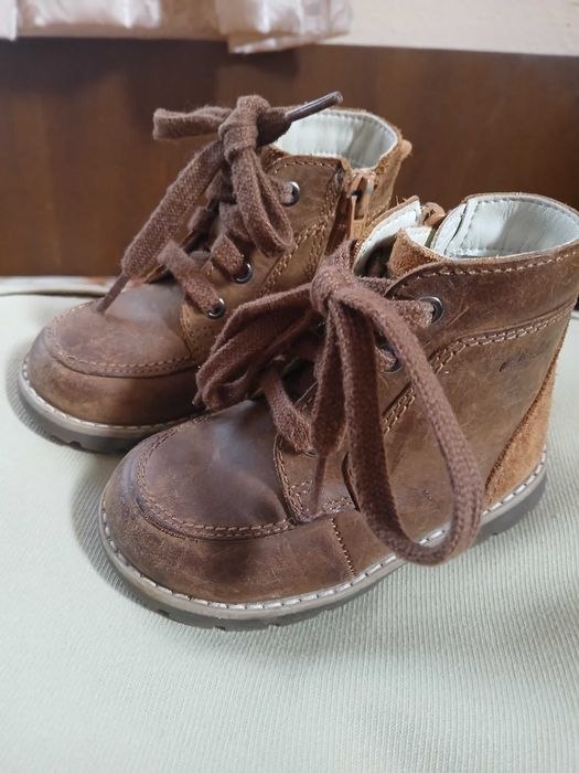 Бебешки зимни боти на Clarks