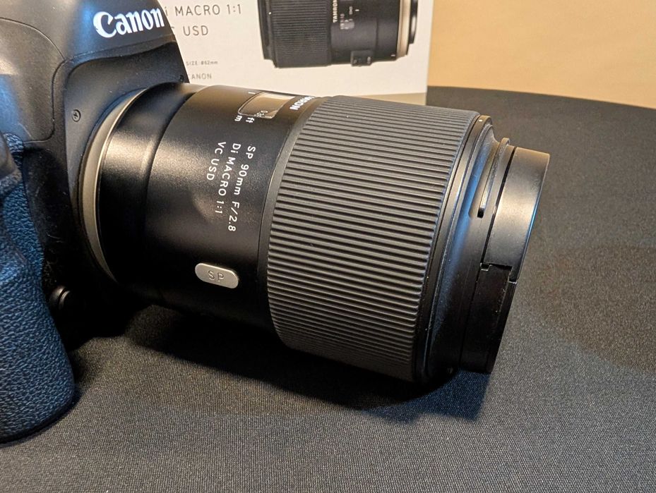 Tamron SP 90mm f/2.8 Di Macro 1:1 VC USD pentru Canon