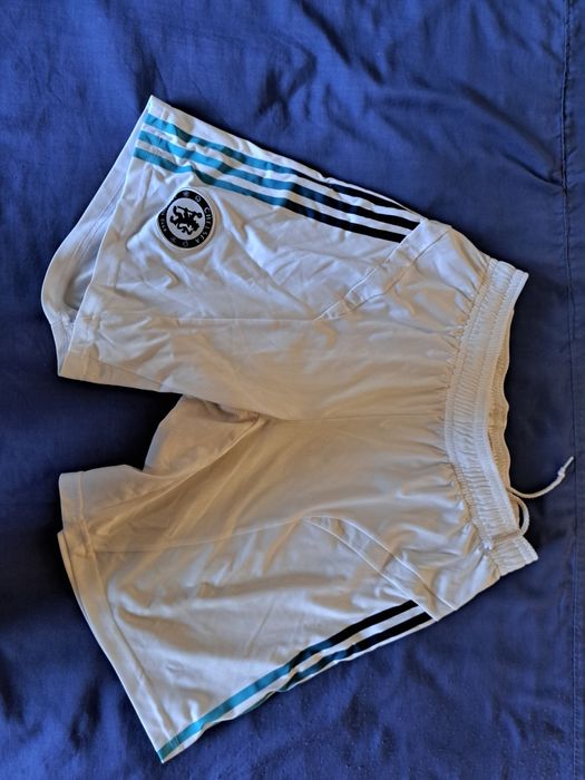 Спортни екипи на Ливърпул и Челси