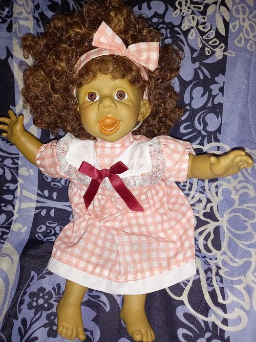 Красиви испански кукли и Барбита