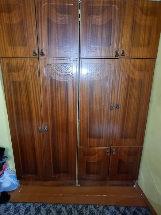 Срочно продам ванную, стенка, кресло со столом, прихожая листайте фото