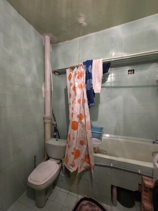 Продам квартиру в Домбрабад, ориентир школа 188 3х комнатная без ремон