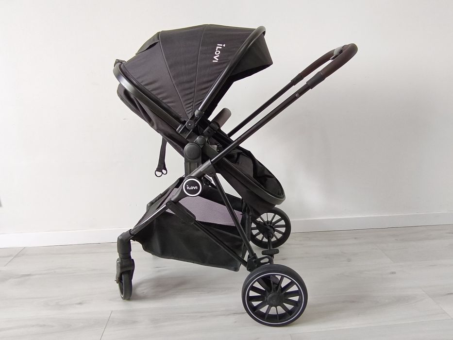Продам коляску трансформер ilovi с матрасом