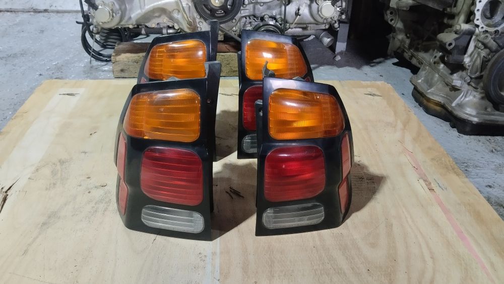 Задние фонари Mitsubishi Pajero Montero sport